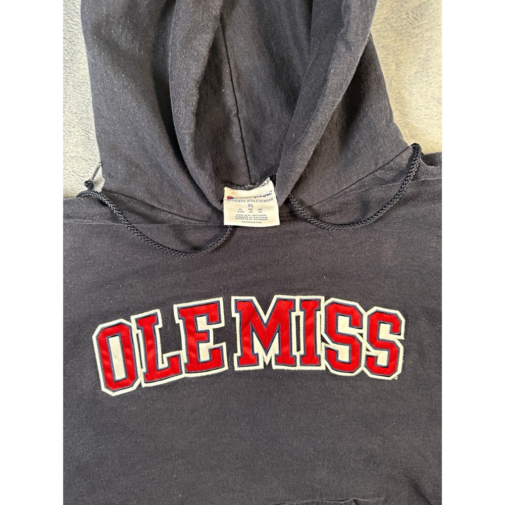 Champion Ole Miss Rebels Hoodie Mens XL Navy Blue Embroidered Tackle Twill 3355